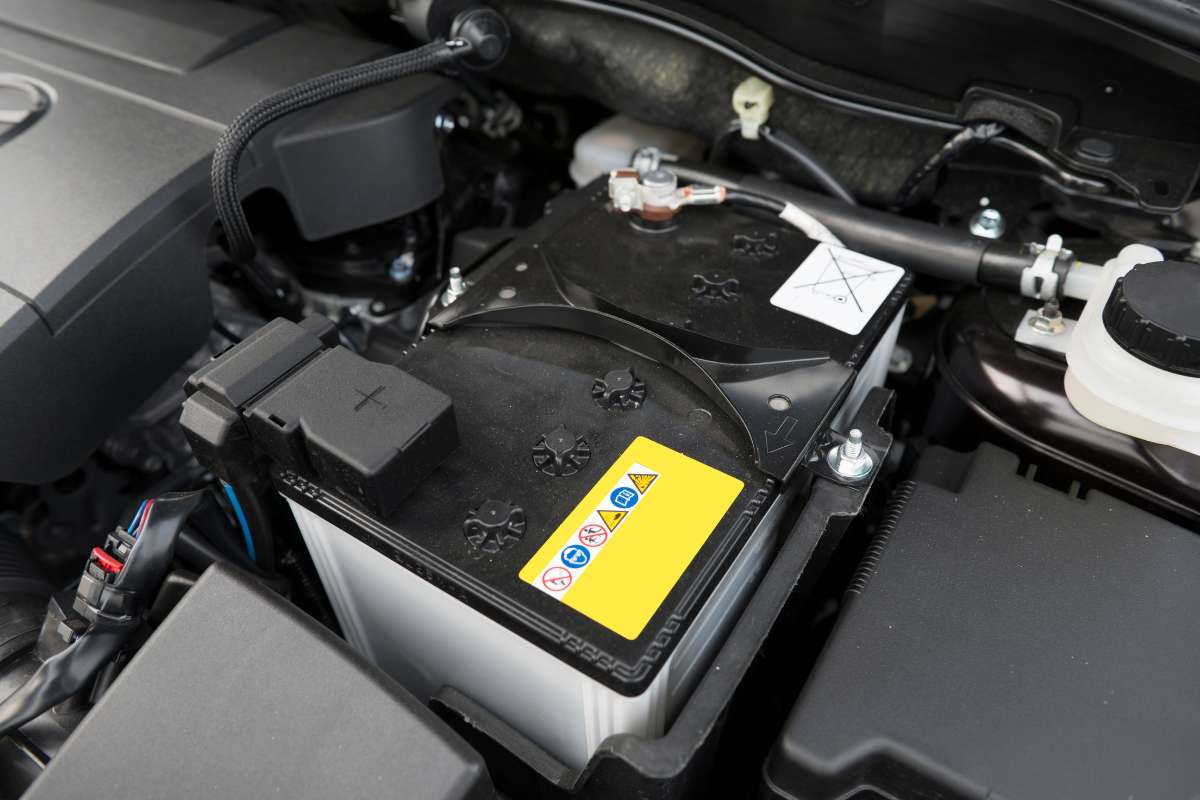 maintain your car battery keep it in good condition for longer cleanliness is next to batteryness