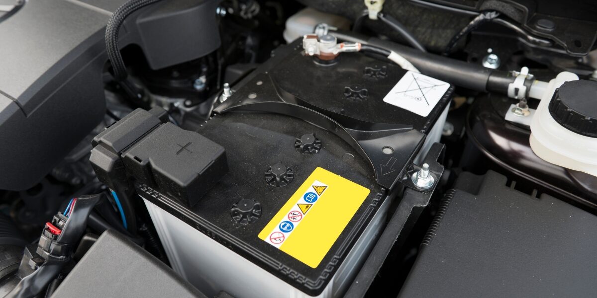 The evolution of the car battery and 5 interesting about it
